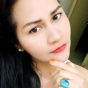 Meet your Posher, Guzita lelys